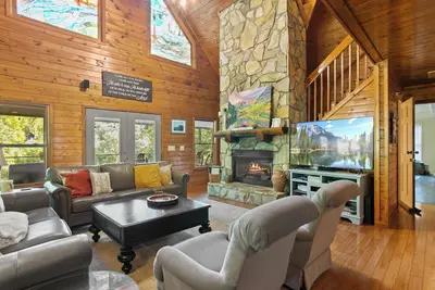 Image de Cozy 4-bedroom cabin in charming Ellijay with Hot tub