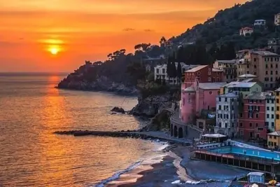 Image de A Stone'S Throw From The Sea