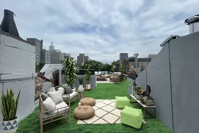 Image de Open loft-style 2-bedroom apartment located in the heart of East Village