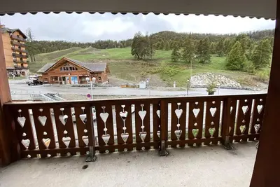 Joli T2 à Risoul près des pistes dans résidence avec piscine/spa