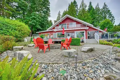 Image de Waterfront Kingston Getaway: Beach Access On-Site!