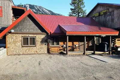 Image de Charming cabin in the heart of Downtown Cooke City Montana