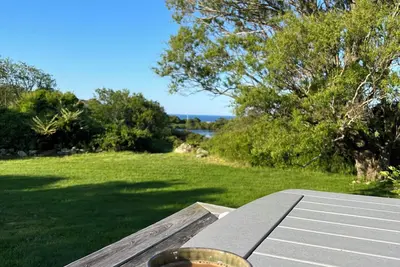 Image de Secluded Island Cottage with Distant Ocean View