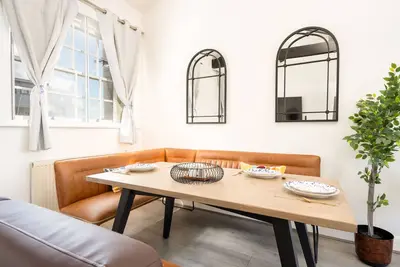 Image de Moderne-Appartement-up to 5 ppl-Salle de bain privée séparée-Vue ville