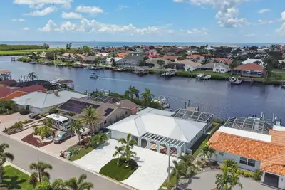 Image de Waterfront 4-bedroom Pool house in fantastic Apollo Beach with Ac, WiFi