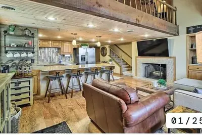 Image de Lake Cabin-Style Condo @ Shangri La with Private Hot Tub-Couples & Small Family!