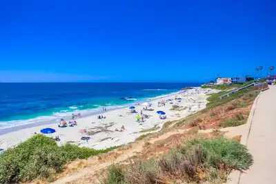 Image de Jewel at Windansea - a charming ocean view 2nd floor 2bd- 1ba condo