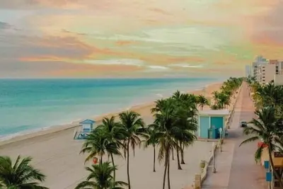 Image de Hollywood Beach | Poolside Bliss | Steps to Ocean