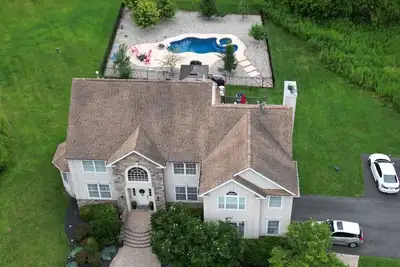 Image de Cozy 1-bedroom suite with pool, and fitness room in a quiet neighborhood.