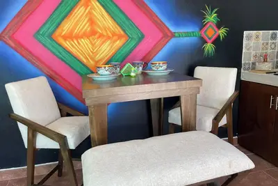 Image de Beach and Art: Un Refugio Costero Elegante que Combina Confort y Creatividad