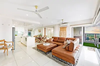 Image de Skytower Wonder: OceanView Balcony - Pool - Office
