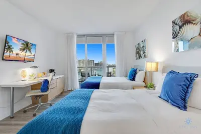 Image de Cozy Studio with amazing pool - Near Beach