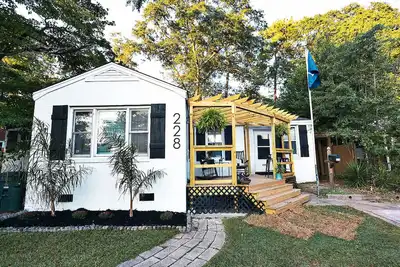 Image de Charming Gamecock Getaway *Walkable to Stadium*