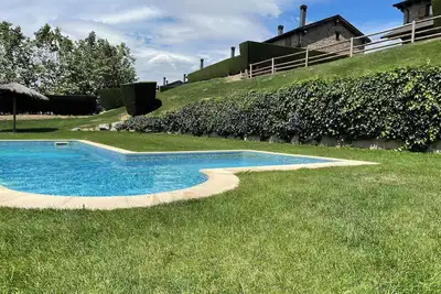 Image de Appartement rénové avec jardin privé, piscine, parking intérieur et Wi-Fi