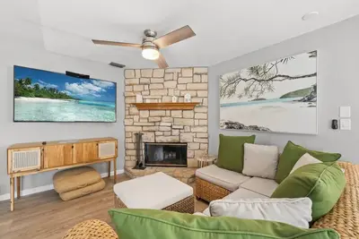 Image de Charming Sanibel Island Duplex with Golf Cart, Pool, and Beach Gear!