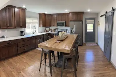 Image de Quaint, newly remodeled country home in the beautiful rolling hills of Kentucky!