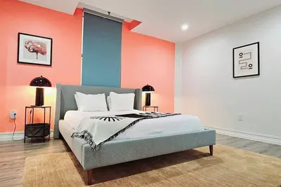 Image de Walk to Everything From The Lofts Suite 207