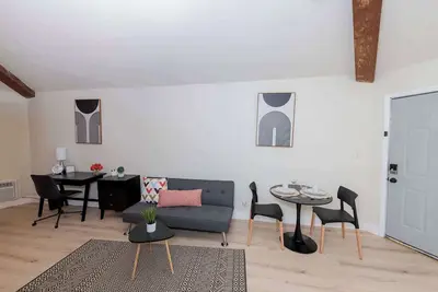 Image de Spacious Studio near Huntsville Botanical Gardens