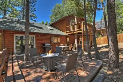 Image de Four bedroom home. Hot Tub, Dogs Ok, Bbq, Shuffleboard, and much more!