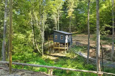 Image de Brand New! Cozy Treehouse In Damascus! Pet Friendly!