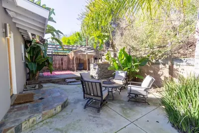 Image de Centrally Located Cottage Near Lake Trails Shops