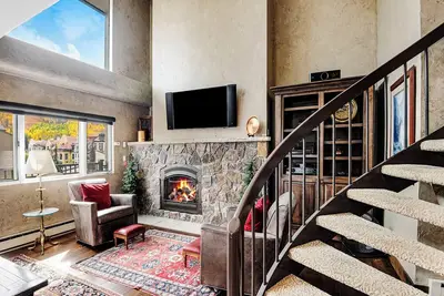 Image de Vantage Point Condo 304 | Spacious 3br Mountain Retreat in Lionshead Village