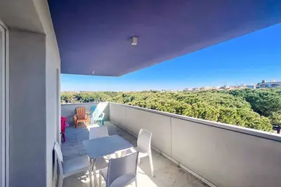 Image de Studio avec balcon et climatisation