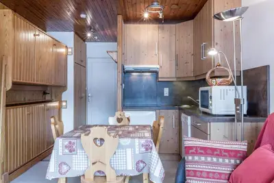 Image de À 350m des pistes de ski, 1er étage, vue station, balcon, télévision, casier à ski, 21m², La Clusaz