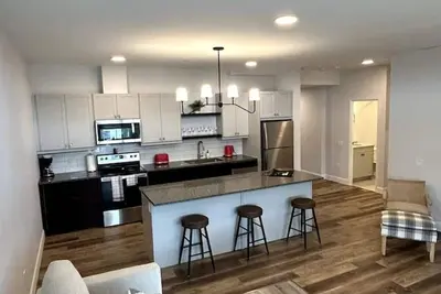 Image de New The Carlyle 305 Grand Bend