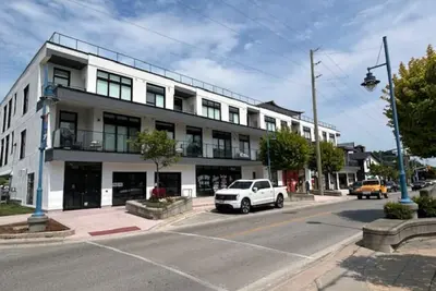 Image de New The Carlyle 200 Grand Bend