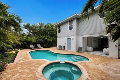 Image de Bean Point Bliss by Duncan Real Estate