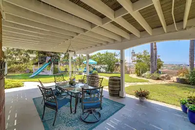 Image de Pet-Friendly Riverside Retreat w/ Private Hot Tub!