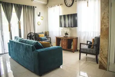 Image de Orchid Home - Charming 2-bedroom house with WiFi and Ac in Kingston 6