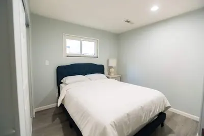 Image de Spacious 5 Bedroom Home! Free Wi-Fi! Ac and Heat!
