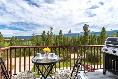 Spacious Family Friendly Townhome Retreat