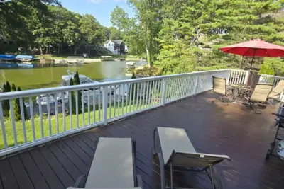 Image de Waterfront home Spring Lake hot tub, firepit, gas grill fishing