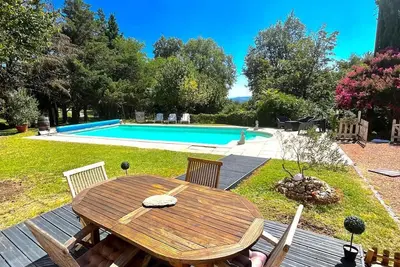 Image de Ancien Chai 6 personnes avec piscine, au cœur du vignoble Gaillacois