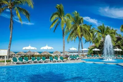 Image de Luxury Beachfront Resort Pool Jacuzzis Golf\n\n