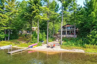 Image de Deck & Fire Pit: Beachfront Home in Gaylord!