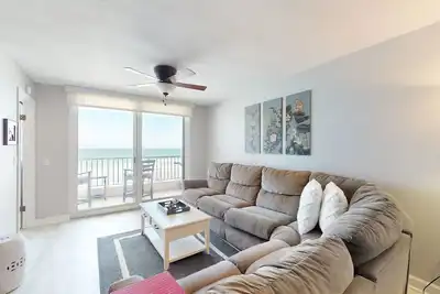 Image de Oceanfront Condo with Outdoor and Indoor Pool and Direct Beach Access