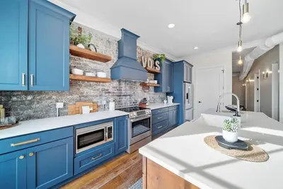 Image de Knoxtopia: Brand-New Downtown Knoxville Condo in Historic Century Building