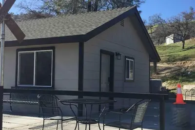 Image de \"Quinn\" tessential Railfan Accommodation 13& Up