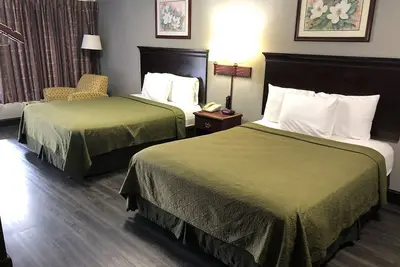 Image de 2 Doubles at Scottish Inns: Cozy Ambiance, Outdoor Pool, Maggie Valley - 2 Units