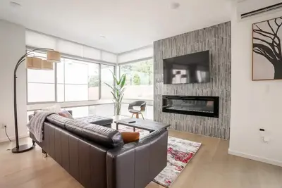 Image de Stylish Urban Retreat w/ Rooftop Deck