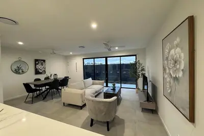 Image de Modern Townhome in Hope Island