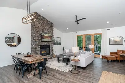 Image de Mountain Condo in Downtown Blowing Rock
