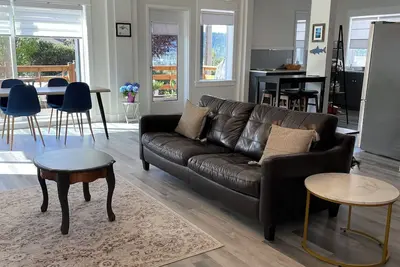Image de Modern 3 Bed Home with a View
