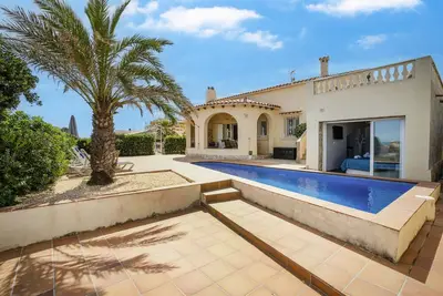 Image de Maison de vacances 'Beach Villa Denia' avec vue sur la mer, Wi-Fi et climatisation