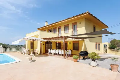 Image de Villa \"Cal Vimon\" avec piscine privée, terrasses privées et Wi-Fi