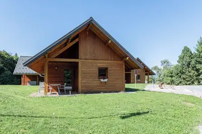Image de Chalet 'Belle Etoile - Val De Tamié' avec vue sur montagne, terrasse privée et Wi-Fi